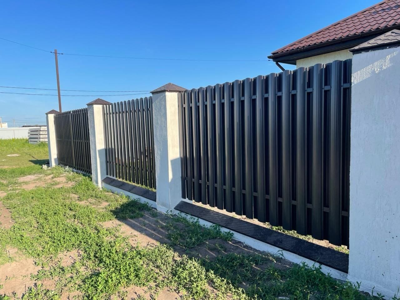 Забор-шахматка из штакетника ral8017 шоколад фото3 в Джанкое
