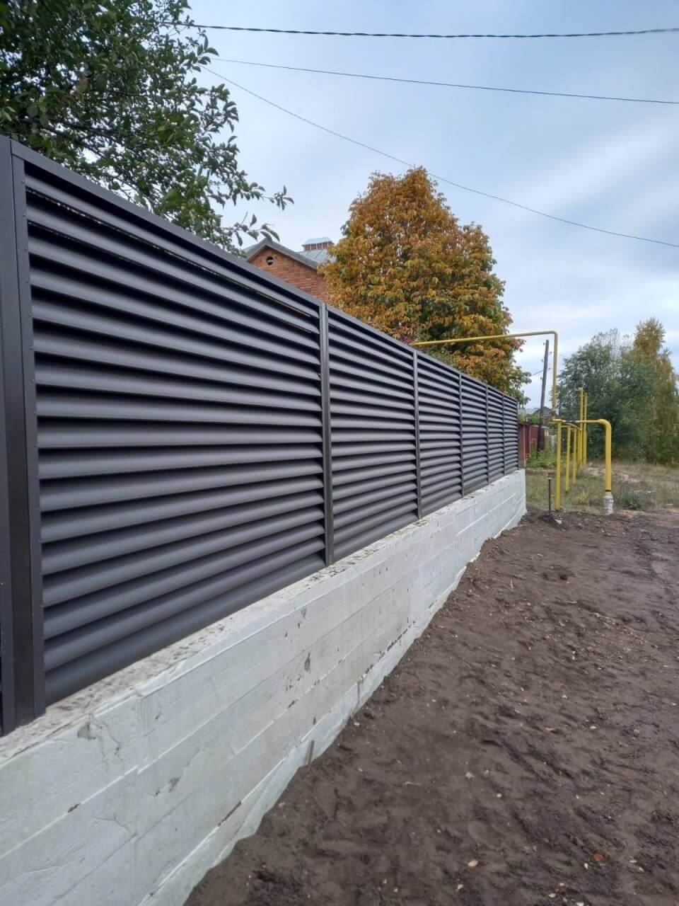 Забор из ламелей еврожалюзи 34м RAL8019/8019 Темный Шоколад двусторонний МАТТЕ в Джанкое