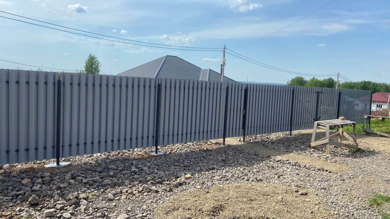 Забор из евроштакетника 16м RAL7024 Серый Графит фото 2 в Джанкое
